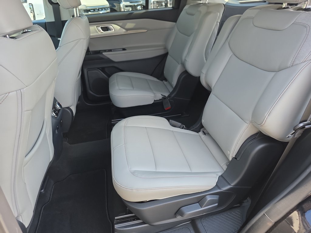 New 2026 Ford Explorer Active w/ Active Comfort Package RWD image 30