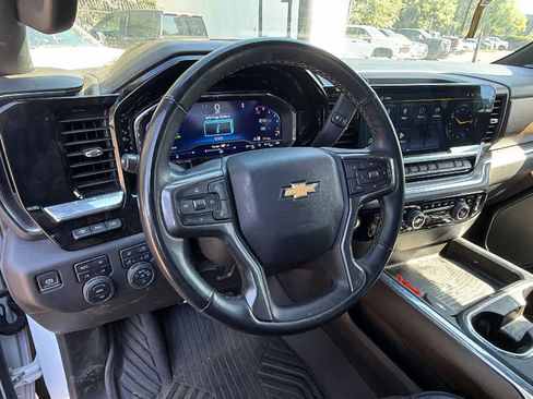 Used 2025 Chevrolet Silverado 2500 High Country w/ Technology Package AWD/4WD image 10