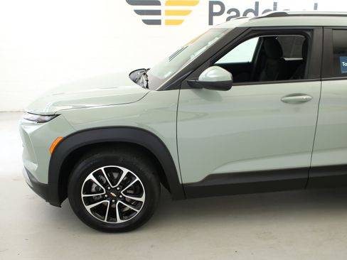 Certified 2025 Chevrolet TrailBlazer LT w/ LT Cold Weather Package FWD image 4