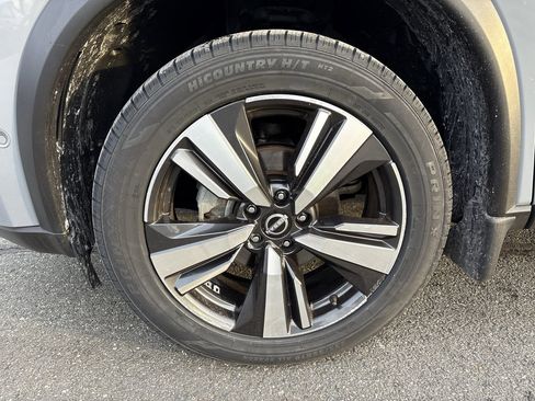 Used 2023 Nissan Rogue Platinum w/ Platinum Premium Package image 10