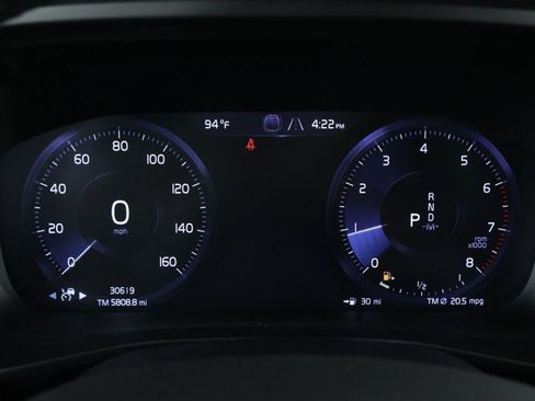 Certified 2022 Volvo XC40 T5 R-Design w/ Advanced Package AWD/4WD image 12