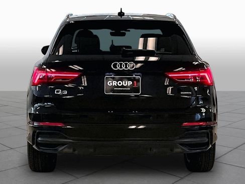 Used 2022 Audi Q3 2.0T Premium w/ Convenience Package AWD/4WD image 4