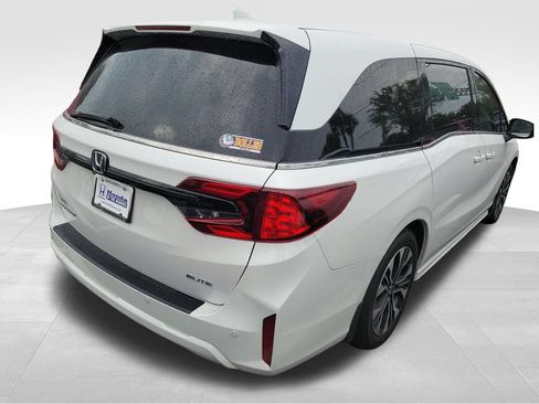 Used 2025 Honda Odyssey Elite image 12