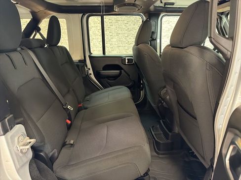 Used 2023 Jeep Wrangler Unlimited w/ Cold Weather Group image 12