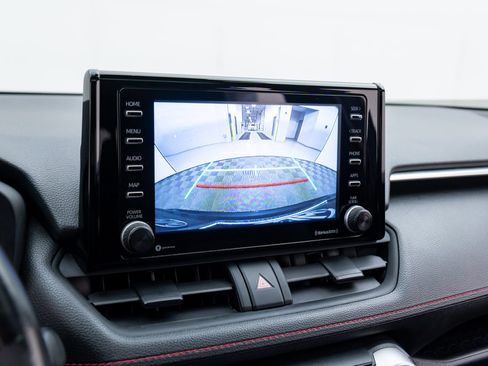 Used 2021 Toyota RAV4 SE w/ Weather & Moonroof Package image 25