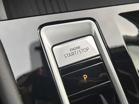 Certified 2025 Volkswagen Atlas SE w/ Panoramic Sunroof Package image 17