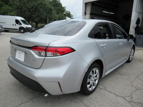 Used 2025 Toyota Corolla LE FWD image 8