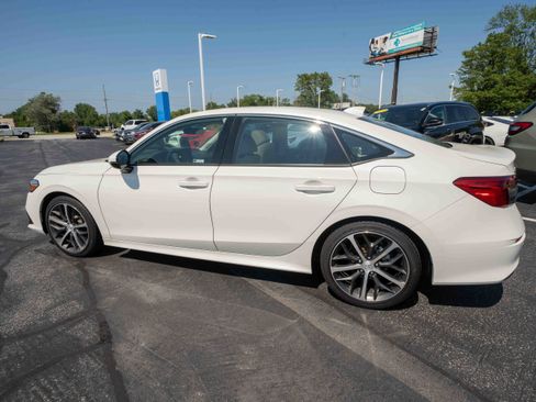 Certified 2024 Honda Civic Touring image 3
