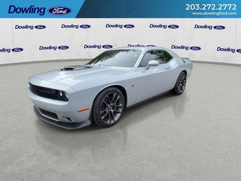 Used 2022 Dodge Challenger R/T Scat Pack RWD image 5
