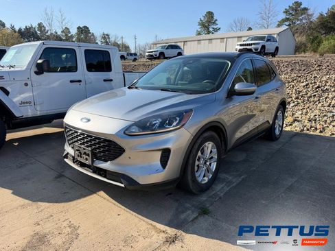 Used 2021 Ford Escape SE w/ Cold Weather Package image 1