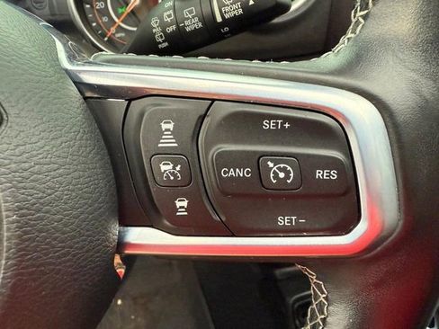 Used 2020 Jeep Wrangler Unlimited Sahara image 22