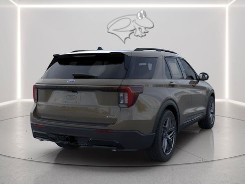 New 2026 Ford Explorer ST-Line w/ ST-Line Street Pack AWD/4WD image 6
