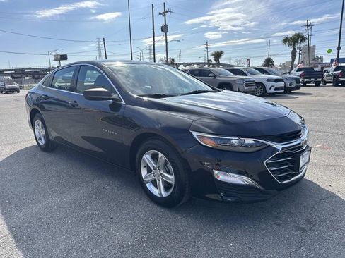 Certified 2022 Chevrolet Malibu LS image 3