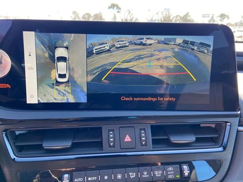 Used 2023 Lexus ES 350 Ultra Luxury w/ Accessory Package (Z2) image 19