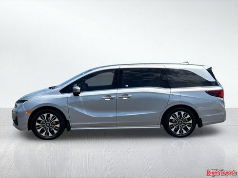 Used 2026 Honda Odyssey Elite image 3