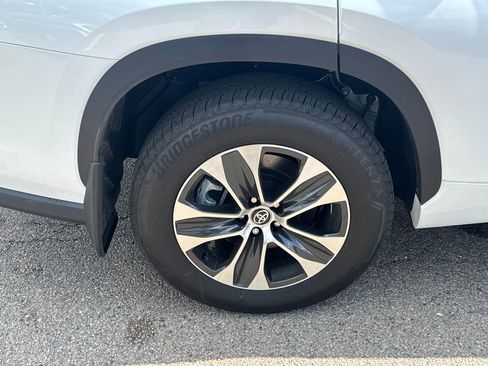 Used 2026 Toyota Highlander XLE image 42