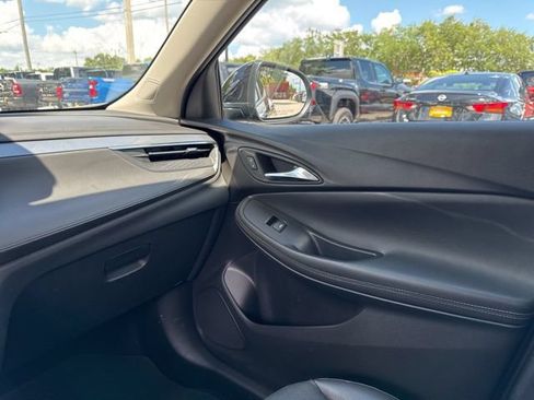 Used 2025 Buick Encore GX Preferred FWD image 29