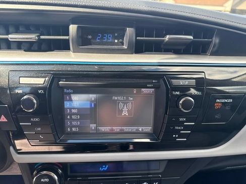 Used 2016 Toyota Corolla LE FWD image 22