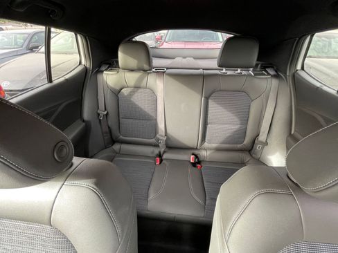 Used 2025 Buick Envista Preferred FWD image 38