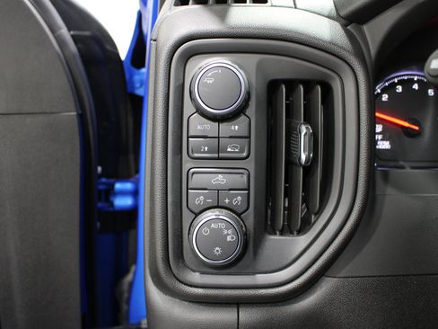 Used 2025 Chevrolet Silverado 1500 Custom AWD/4WD image 9
