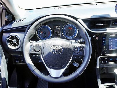 Used 2017 Toyota Corolla SE FWD image 19