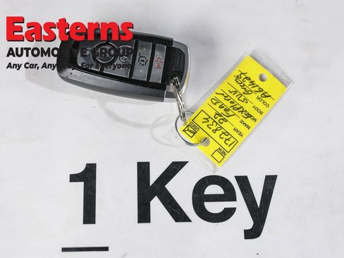 Used 2022 Ford Explorer XLT w/ Equipment Group 202A AWD/4WD image 26