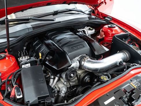 Used 2015 Chevrolet Camaro SS w/ LPO, Black Appearance Package RWD image 24