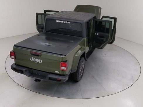 Used 2022 Jeep Gladiator Overland w/ Dual Top Group AWD/4WD image 50