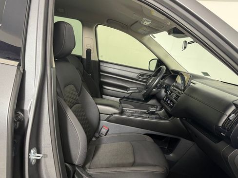 Used 2024 Nissan Pathfinder S FWD image 30