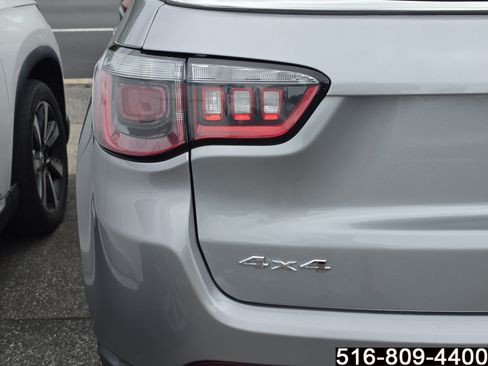 Used 2018 Jeep Compass Latitude AWD/4WD image 23