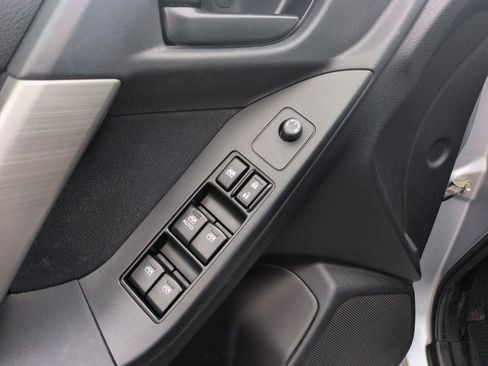 Used 2014 Subaru Forester 2.5i AWD/4WD image 11