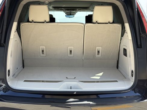 Used 2024 Cadillac Escalade Sport Platinum w/ LPO, ONYX Package AWD/4WD image 9