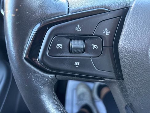 Used 2022 Chevrolet Bolt EUV LT w/ Comfort Package image 30