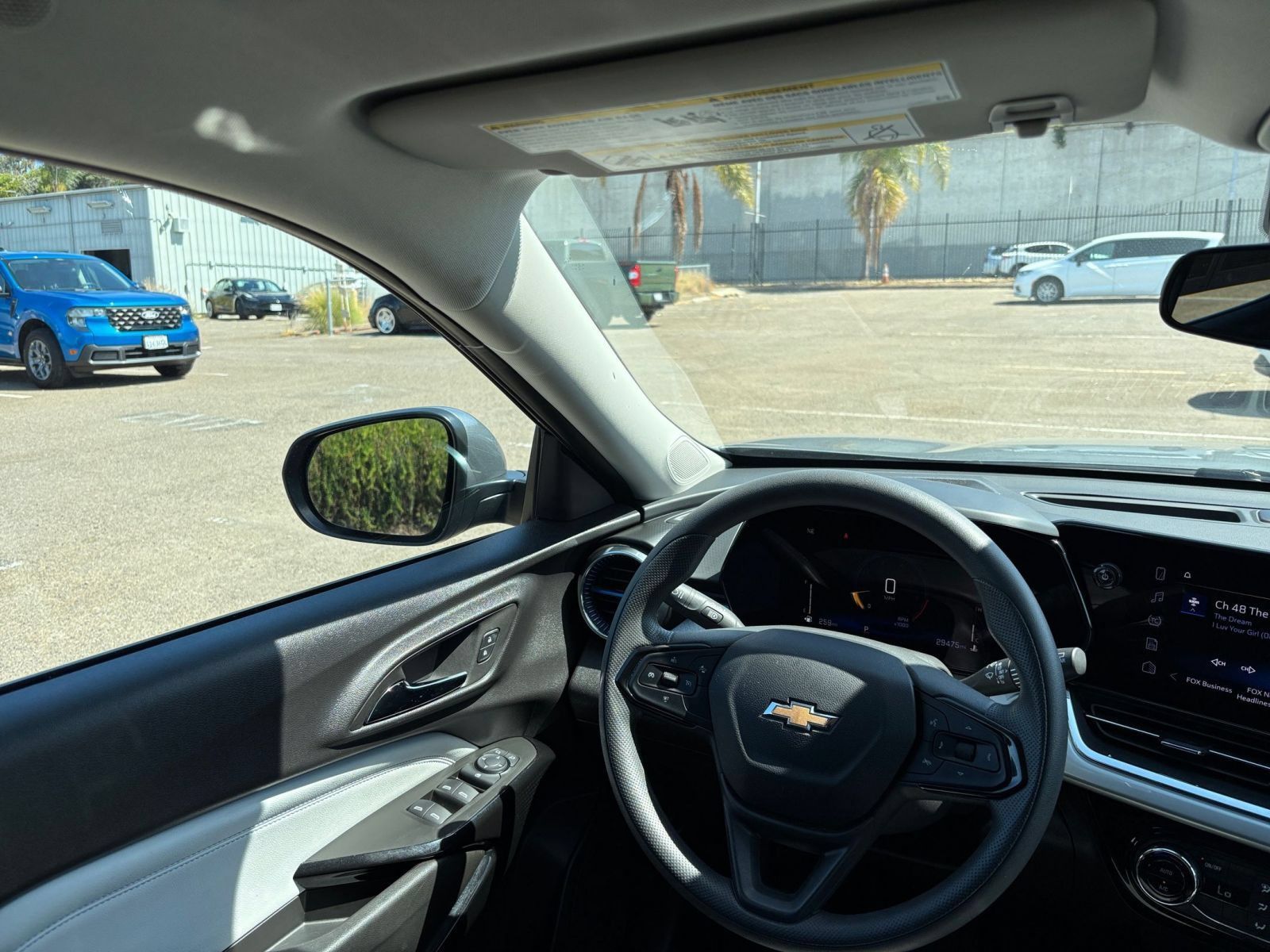 Used 2025 Chevrolet Trax LT FWD image 32