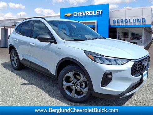Used 2025 Ford Escape ST-Line AWD/4WD image 1