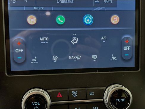 Used 2024 Ford Edge SEL AWD/4WD image 9