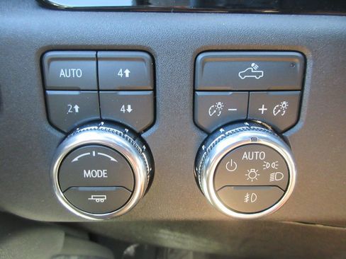 New 2026 GMC Sierra 2500 SLE w/ SLE Value Package; image 8