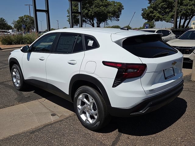 New 2026 Chevrolet Trax LS w/ LS Convenience Package FWD image 3