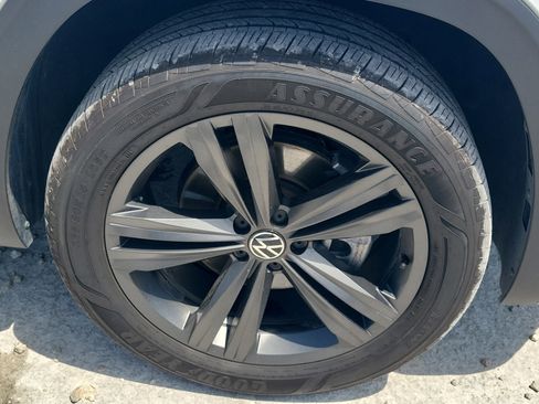 Used 2022 Volkswagen Atlas Cross Sport SEL R-Line AWD/4WD image 8