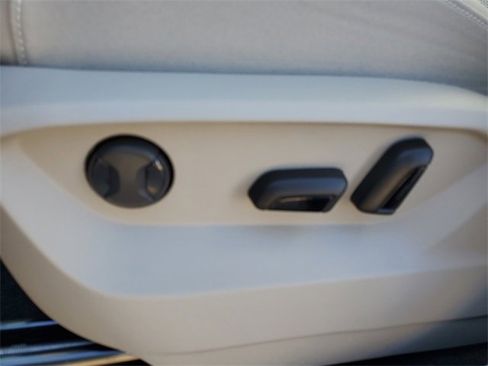 New 2026 Volkswagen Atlas SE image 17