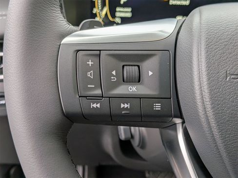 New 2026 INFINITI QX60 Luxe image 17