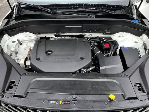 Used 2025 Volvo XC90 B6 Plus image 10