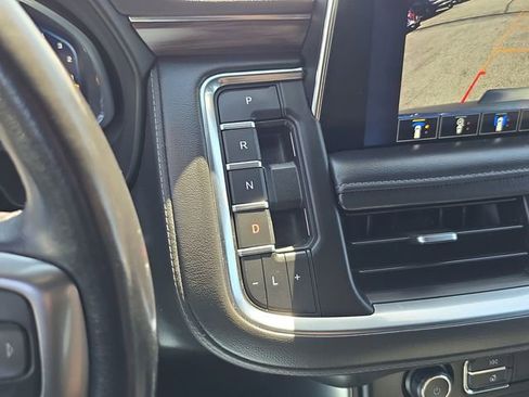 Used 2022 Chevrolet Tahoe LT w/ Luxury Package AWD/4WD image 16