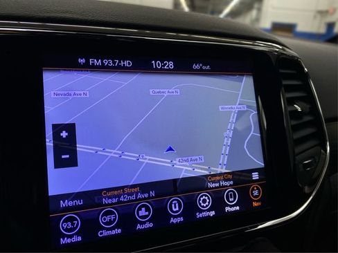 Used 2019 Jeep Grand Cherokee Laredo w/ 18" Wheel & 8.4" Radio Group AWD/4WD image 28