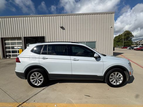Used 2018 Volkswagen Tiguan S FWD image 9