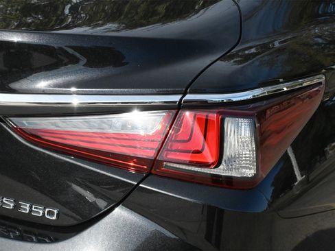 Used 2022 Lexus ES 350 w/ Premium Package image 23