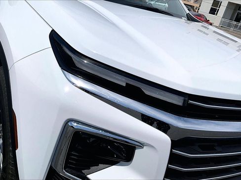 Used 2025 Chevrolet Traverse LT image 27