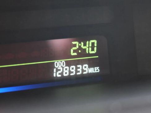 Used 2012 Toyota Prius V Five FWD image 22