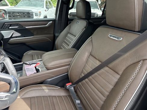 New 2026 GMC Acadia Denali Ultimate AWD/4WD image 4
