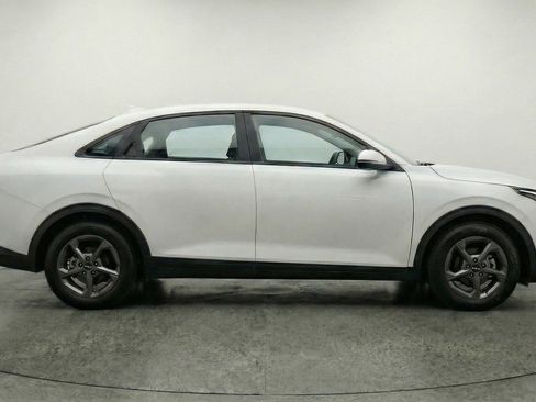 Used 2025 Kia K4 LXS image 11